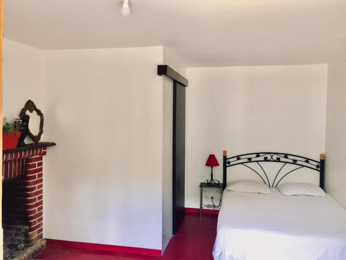 Отель Manoir Le Rest Lanrivain Экстерьер фото